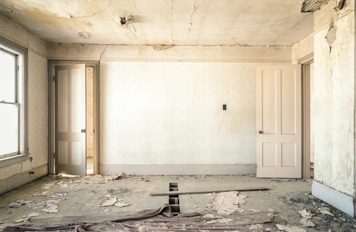 Waste disposal crew managing a cleanout project in Heartland